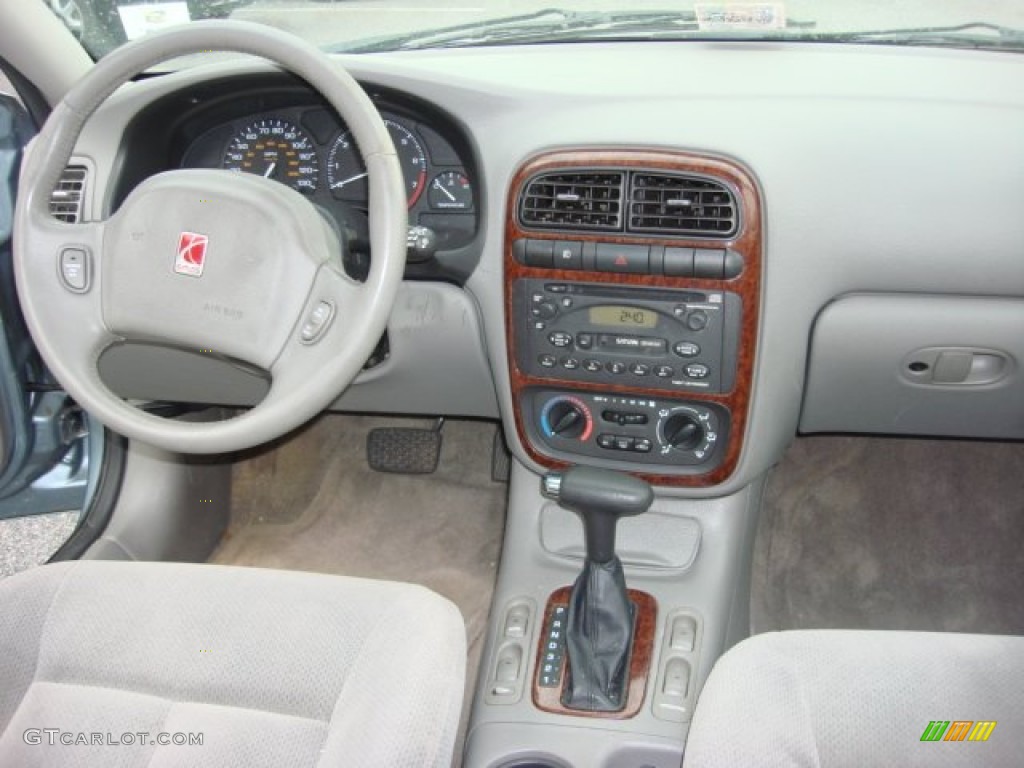 2001 Saturn L Series LW300 Wagon Gray Dashboard Photo #85148990