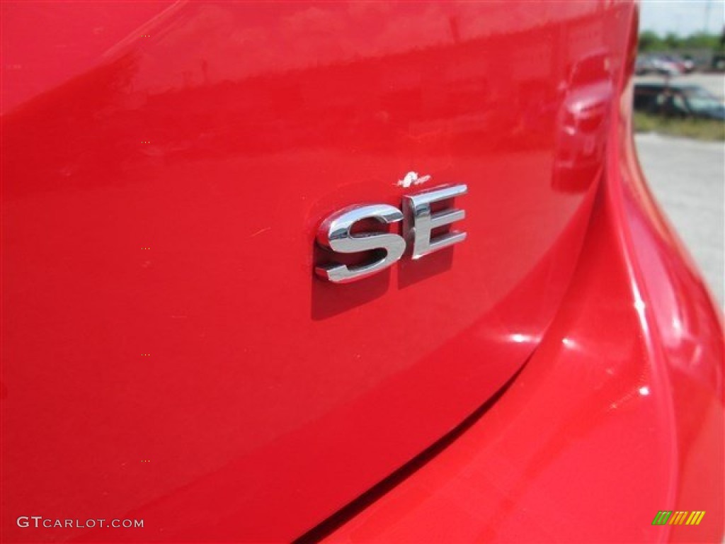 2012 Focus SE Sport Sedan - Race Red / Two-Tone Sport photo #7