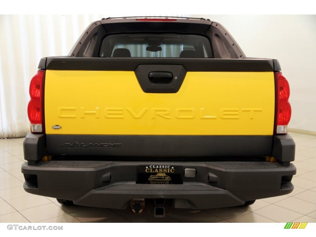 2003 Avalanche 1500 4x4 - Yellow / Dark Charcoal photo #16