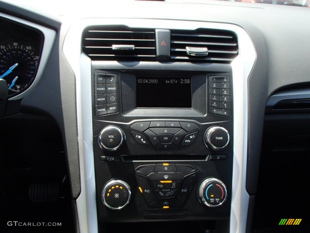 2014 Fusion SE EcoBoost - Sterling Gray / Charcoal Black photo #16