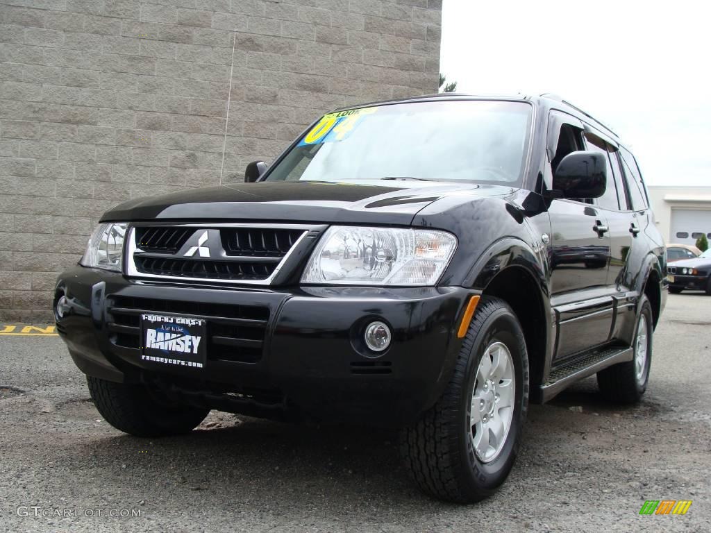 2004 Montero Limited 4x4 - Solano Black Pearl / Charcoal photo #1