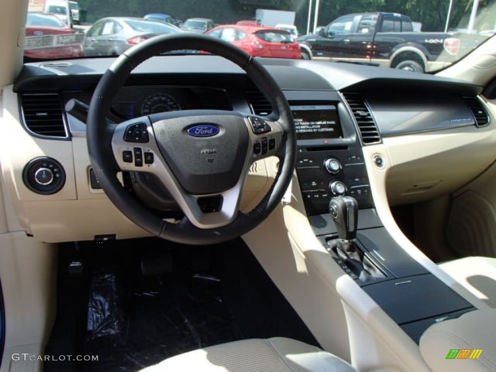 2014 Ford Taurus SEL Dune Dashboard Photo #85150718