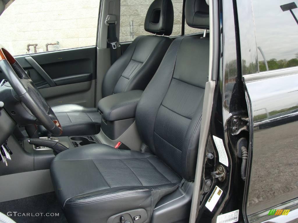 2004 Montero Limited 4x4 - Solano Black Pearl / Charcoal photo #12