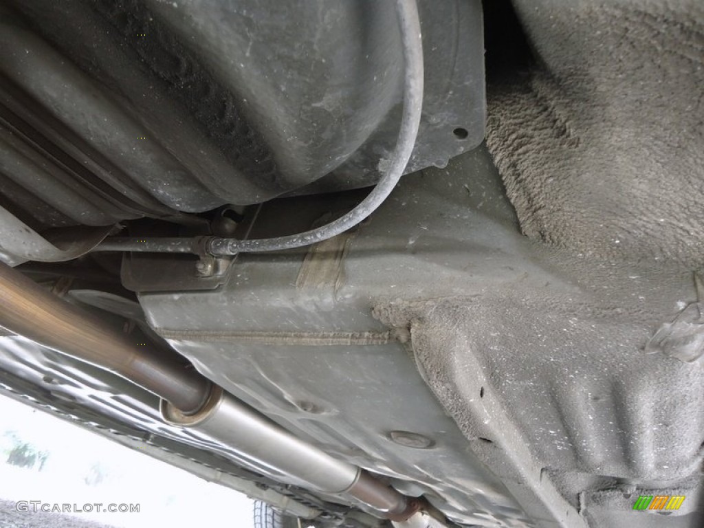 2001 Toyota Solara SLE V6 Convertible Undercarriage Photo #85152446