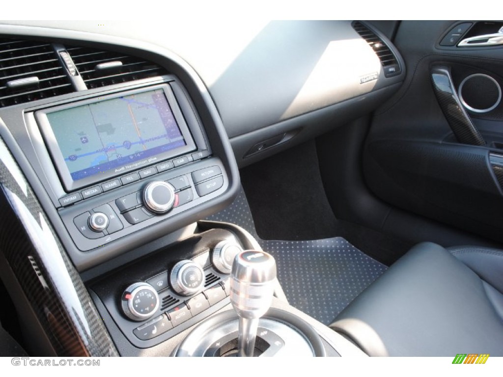 2011 Audi R8 Spyder 5.2 FSI quattro Controls Photo #85153832