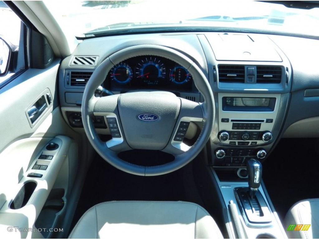 2010 Fusion SEL - Sterling Grey Metallic / Camel photo #22