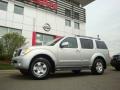 2006 Silver Lightning Metallic Nissan Pathfinder SE 4x4  photo #3