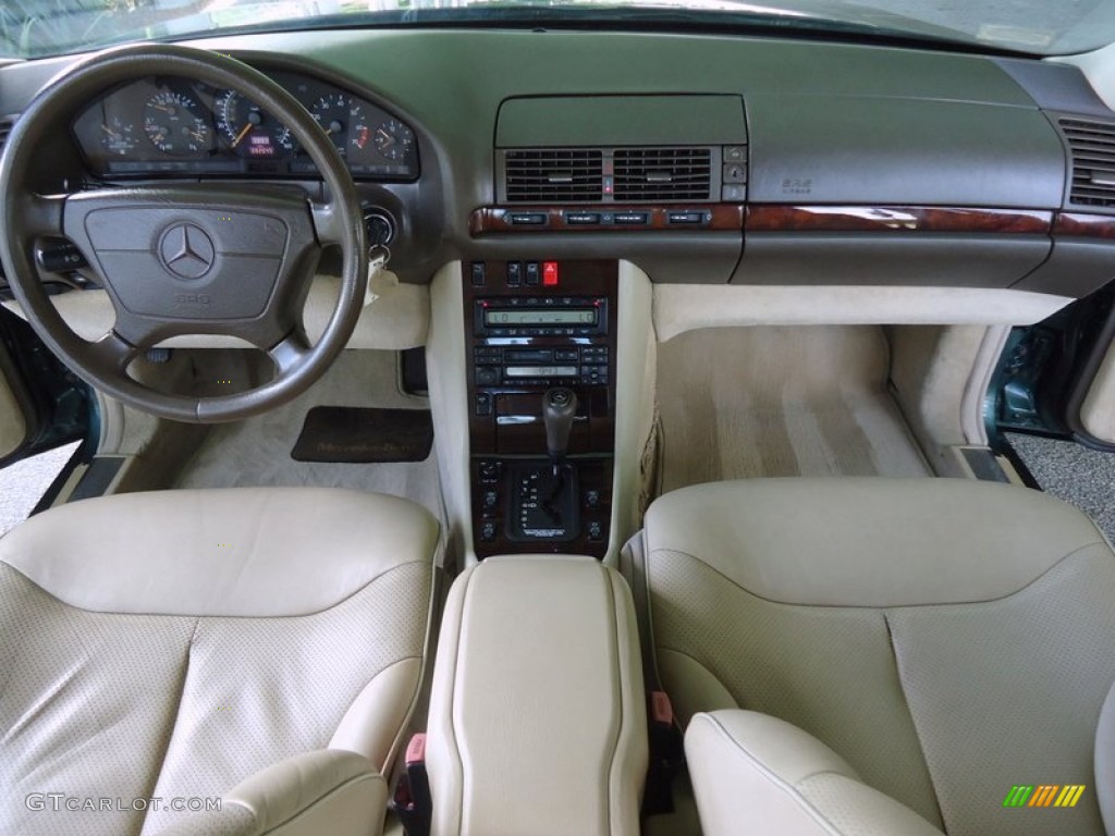 1997 Mercedes-Benz S 420 Sedan Parchment Dashboard Photo #85157012