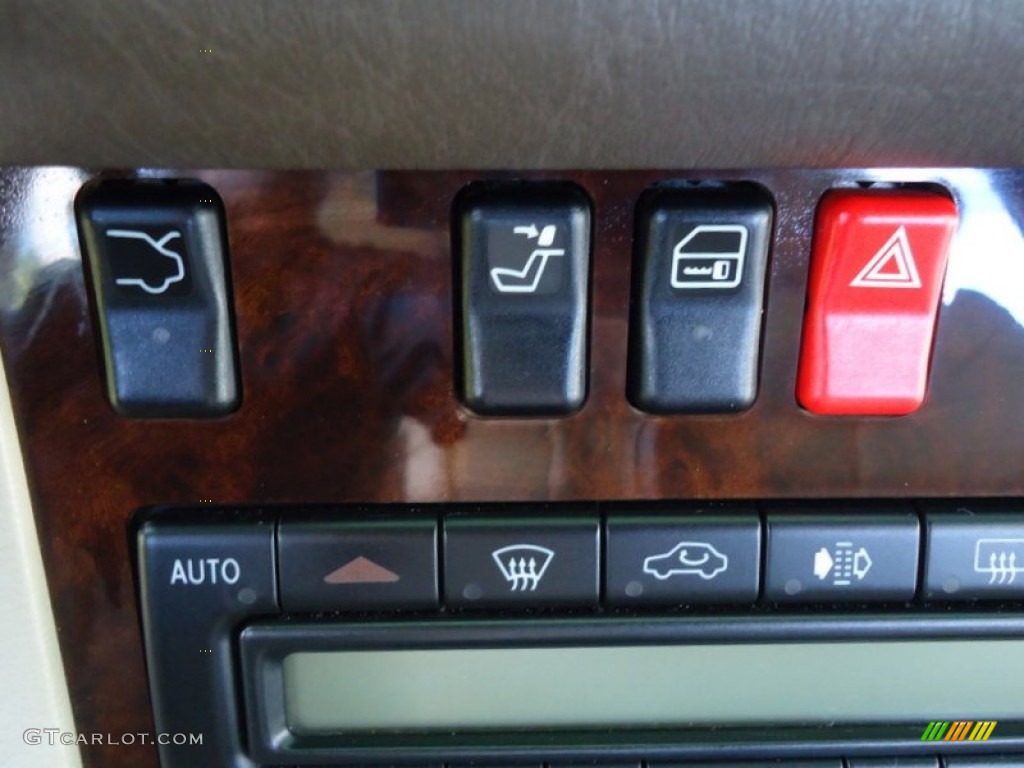 1997 Mercedes-Benz S 420 Sedan Controls Photo #85157108