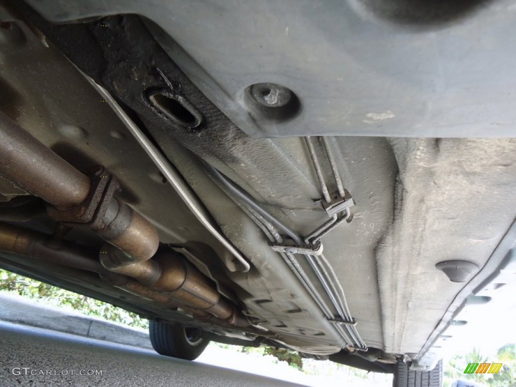 1997 Mercedes-Benz S 420 Sedan Undercarriage Photo #85158280
