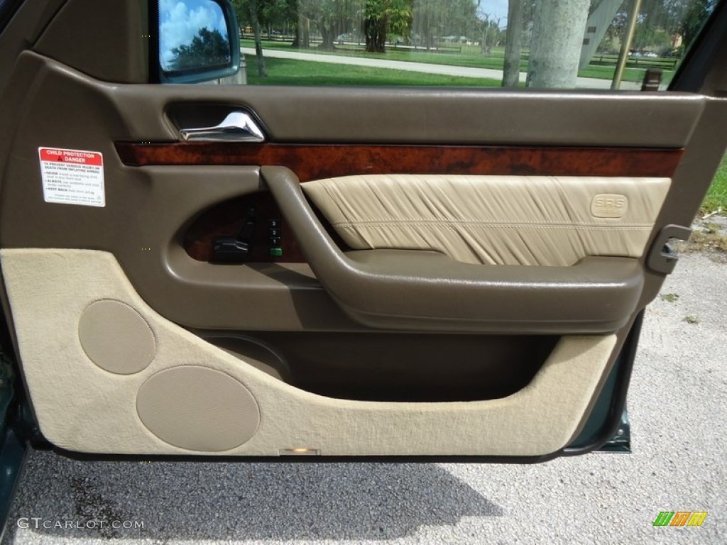1997 Mercedes-Benz S 420 Sedan Parchment Door Panel Photo #85158692