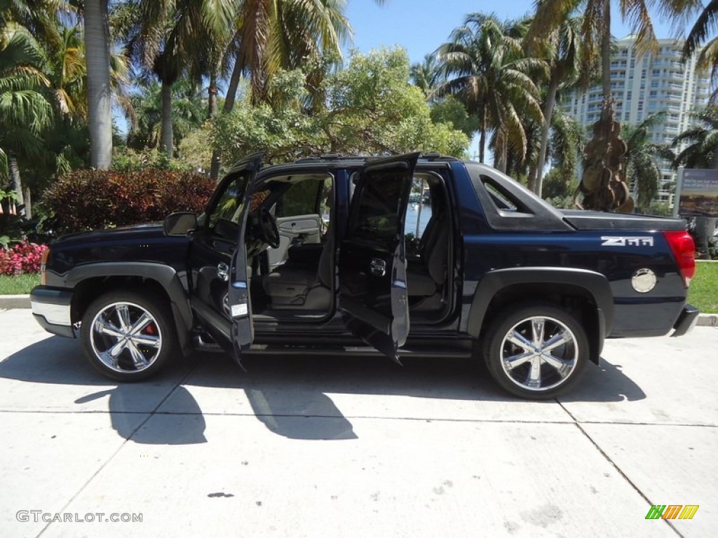 2004 Avalanche 1500 Z66 - Dark Blue Metallic / Dark Charcoal photo #19