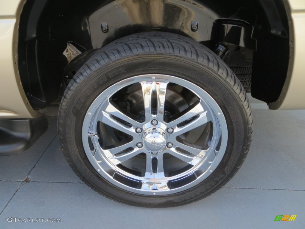 2005 Suburban 1500 LS - Sandstone Metallic / Tan/Neutral photo #11