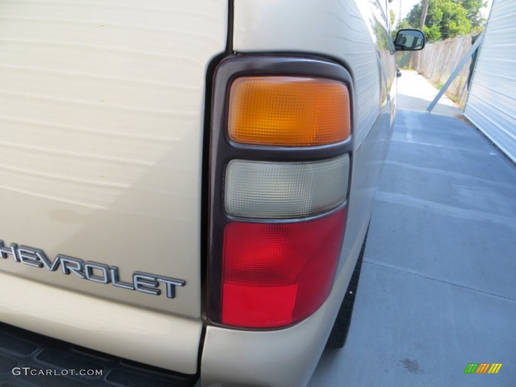 2005 Suburban 1500 LS - Sandstone Metallic / Tan/Neutral photo #15