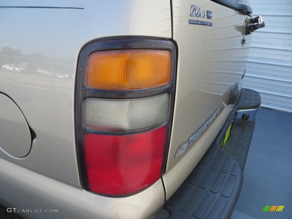 2005 Suburban 1500 LS - Sandstone Metallic / Tan/Neutral photo #18