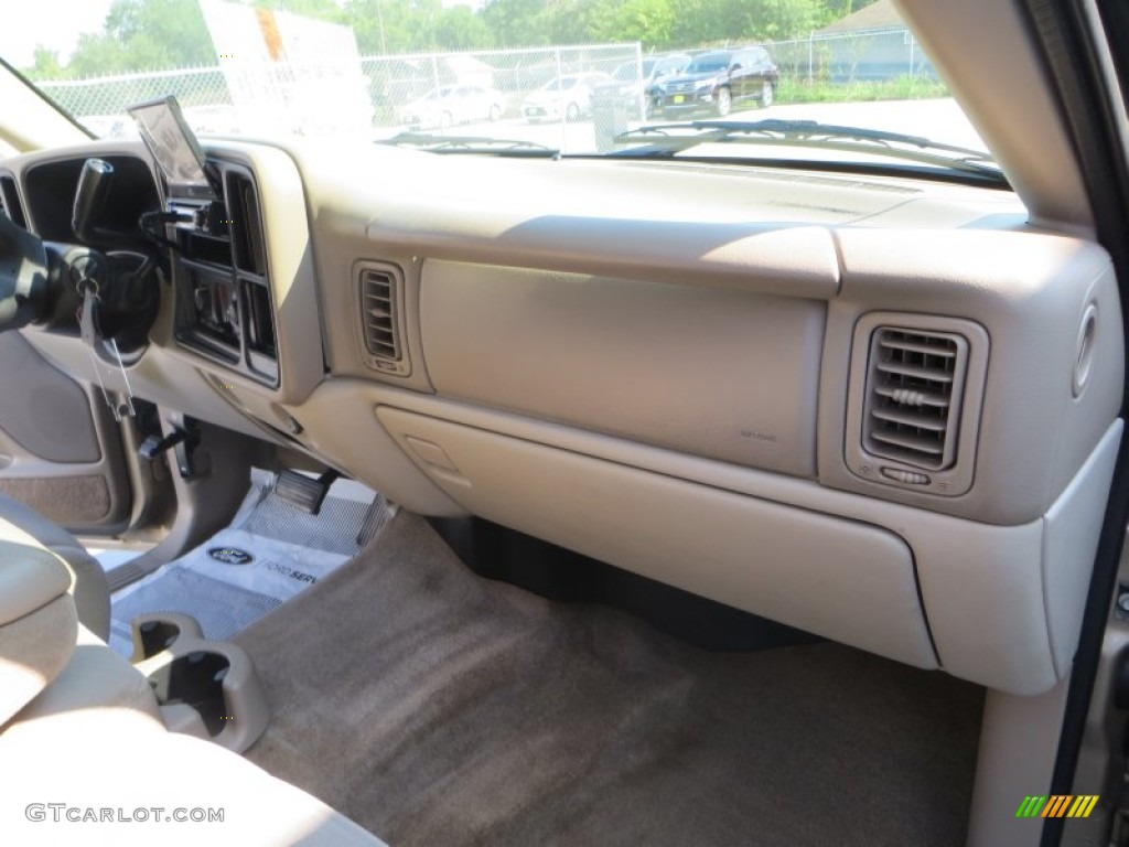 2005 Suburban 1500 LS - Sandstone Metallic / Tan/Neutral photo #22