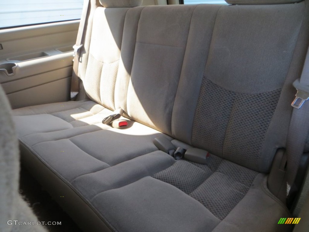 2005 Suburban 1500 LS - Sandstone Metallic / Tan/Neutral photo #30