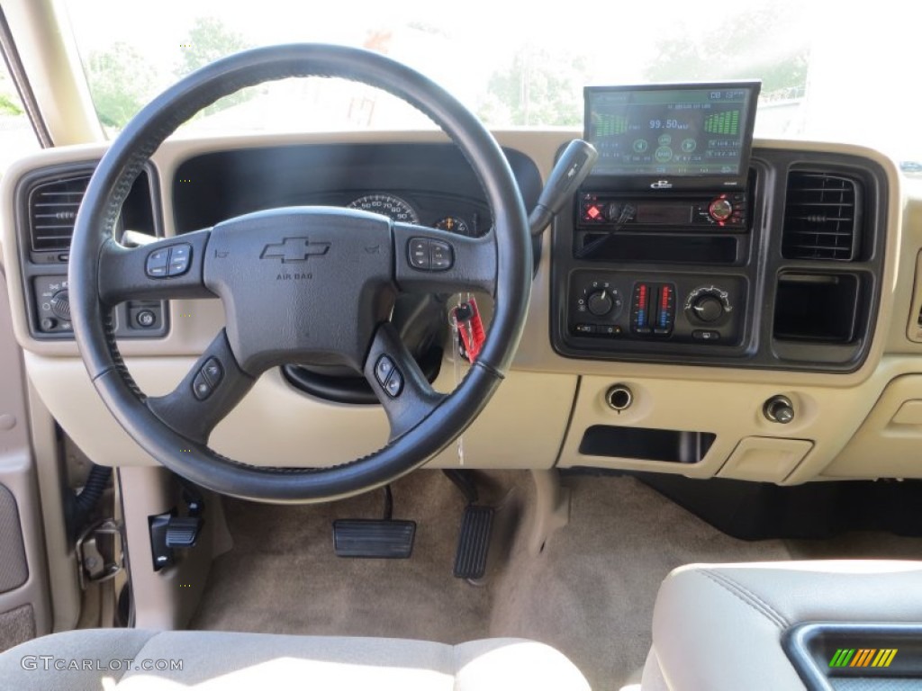 2005 Suburban 1500 LS - Sandstone Metallic / Tan/Neutral photo #37