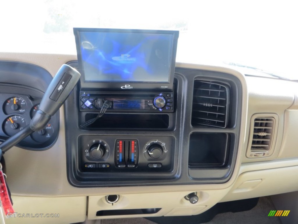 2005 Suburban 1500 LS - Sandstone Metallic / Tan/Neutral photo #38