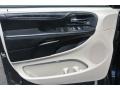 Dark Charcoal Pearl - Grand Caravan SXT Photo No. 10