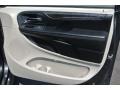 Dark Charcoal Pearl - Grand Caravan SXT Photo No. 22