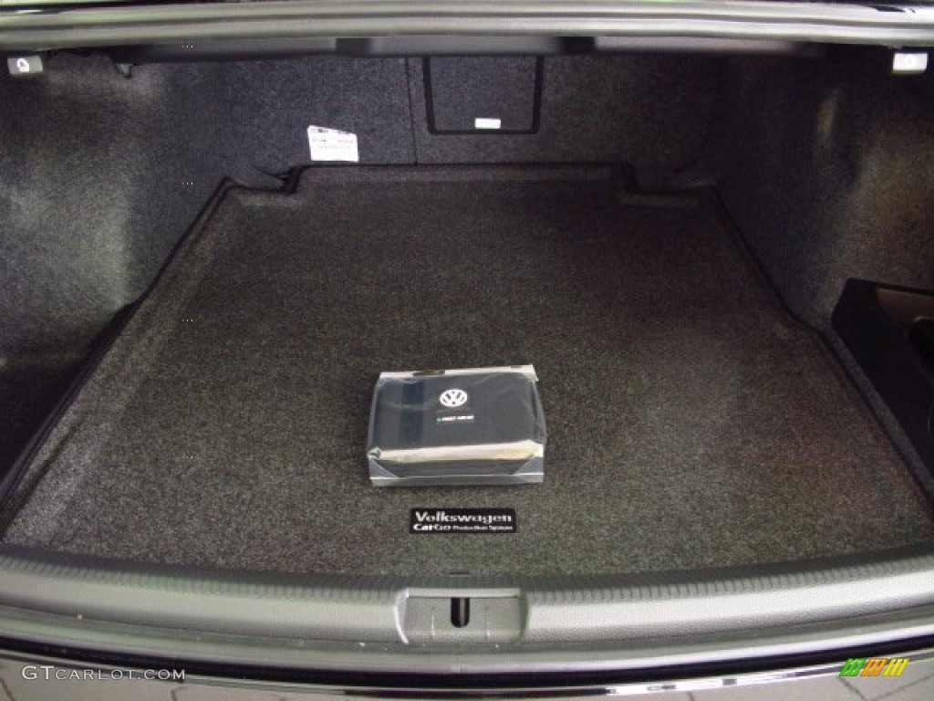 2014 Volkswagen Passat TDI SEL Premium Trunk Photo #85167776