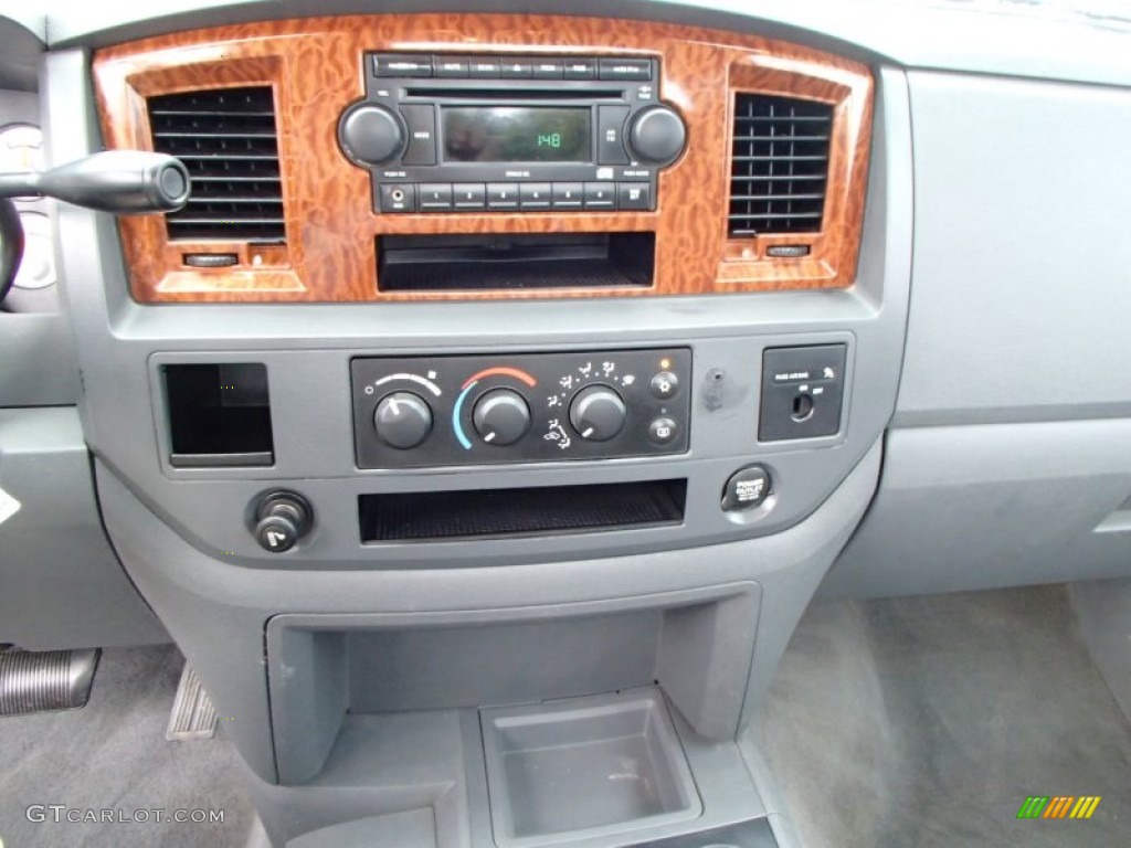2006 Dodge Ram 2500 SLT Regular Cab 4x4 Controls Photo #85169978