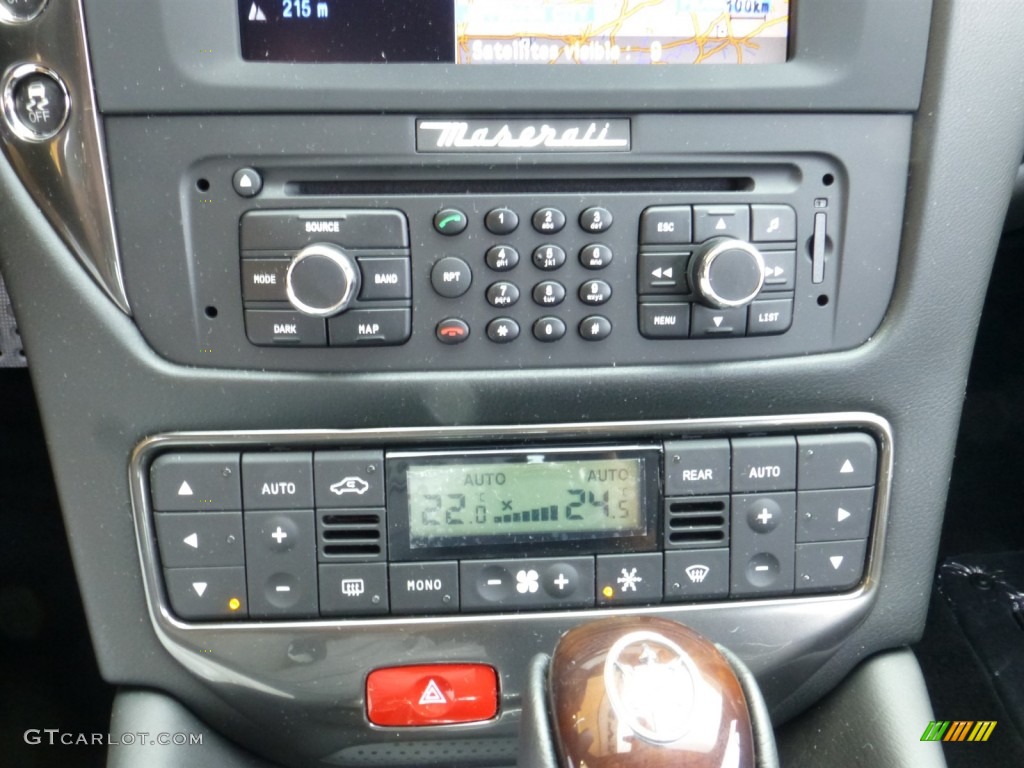 2014 Maserati GranTurismo Sport Coupe Controls Photo #85177712