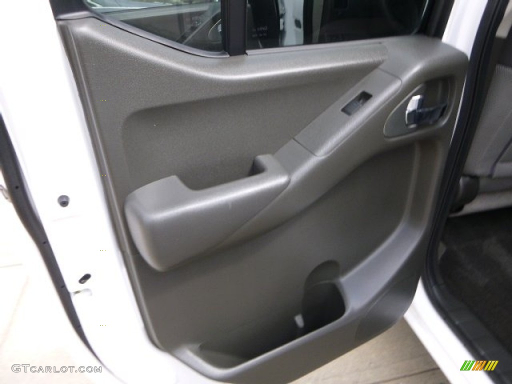 2012 Equator Sport Crew Cab 4x4 - Glacier White / Graphite photo #18