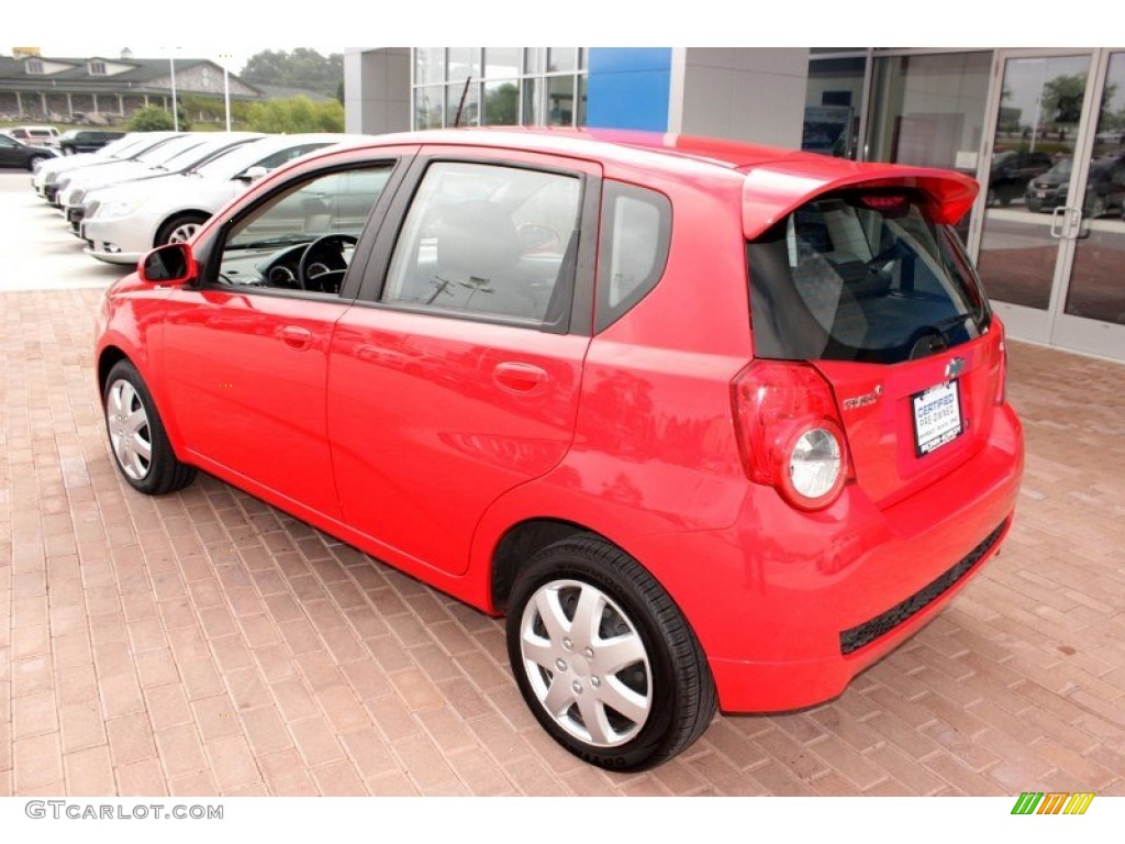 2010 Aveo Aveo5 LT - Victory Red / Charcoal photo #2