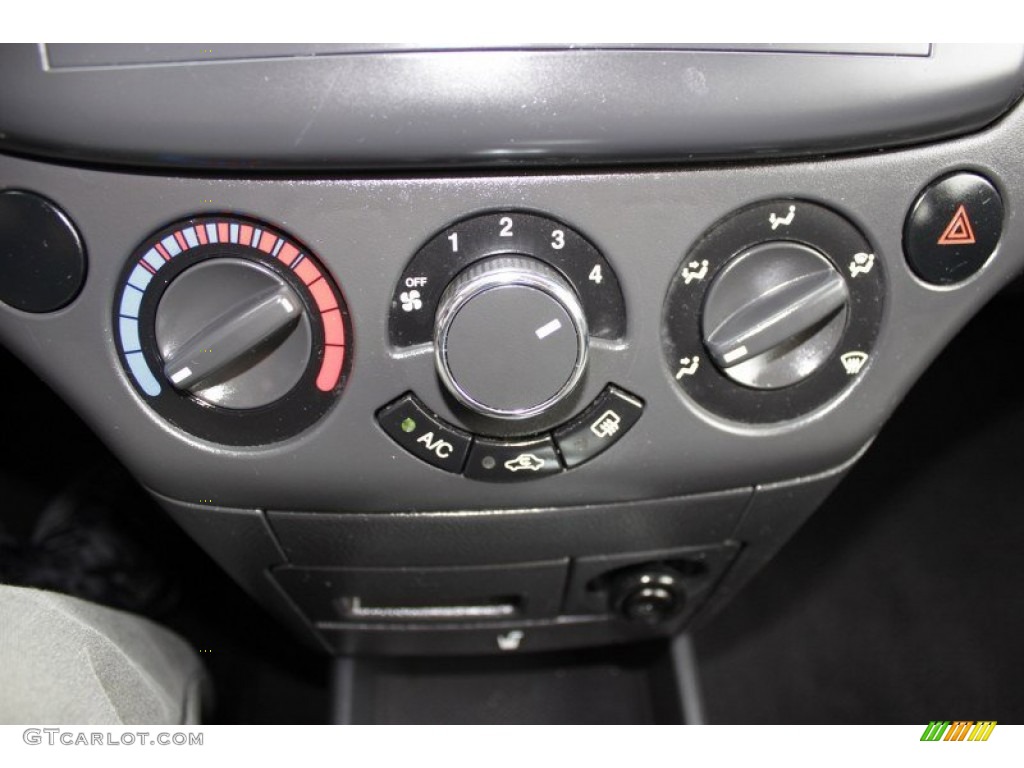 2010 Aveo Aveo5 LT - Victory Red / Charcoal photo #26