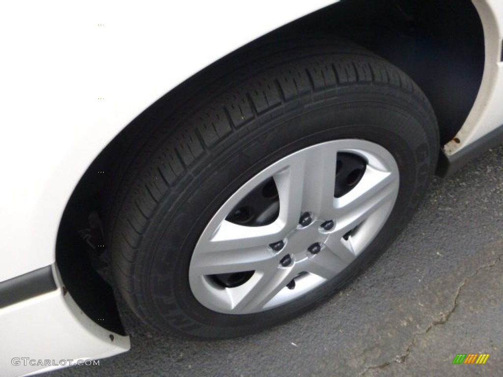 2004 Impala  - White / Medium Gray photo #9