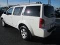 Avalanche White - Pathfinder SE 4x4 Photo No. 5