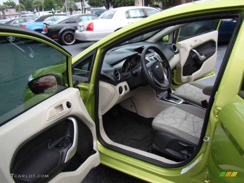 2012 Fiesta SE Hatchback - Lime Squeeze Metallic / Light Stone/Charcoal Black photo #9