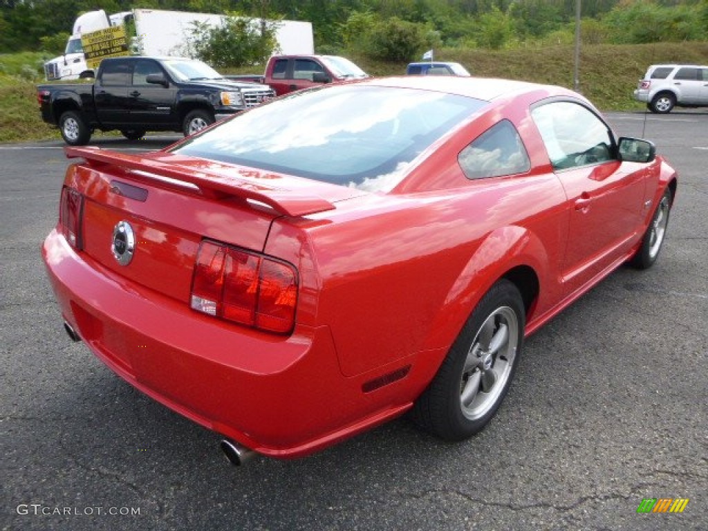 2005 Mustang GT Premium Coupe - Torch Red / Dark Charcoal photo #2