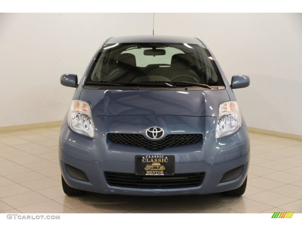 2010 Yaris 5 Door Liftback - Bayou Blue Pearl / Dark Charcoal photo #2