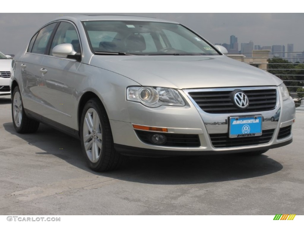 2009 Passat Komfort Sedan - White Gold Metallic / Deep Black photo #1