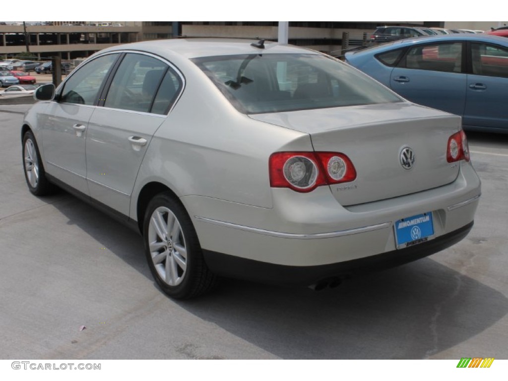 2009 Passat Komfort Sedan - White Gold Metallic / Deep Black photo #7