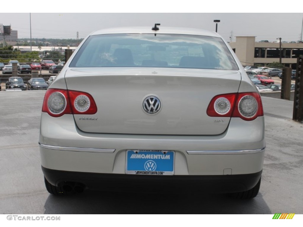 2009 Passat Komfort Sedan - White Gold Metallic / Deep Black photo #8