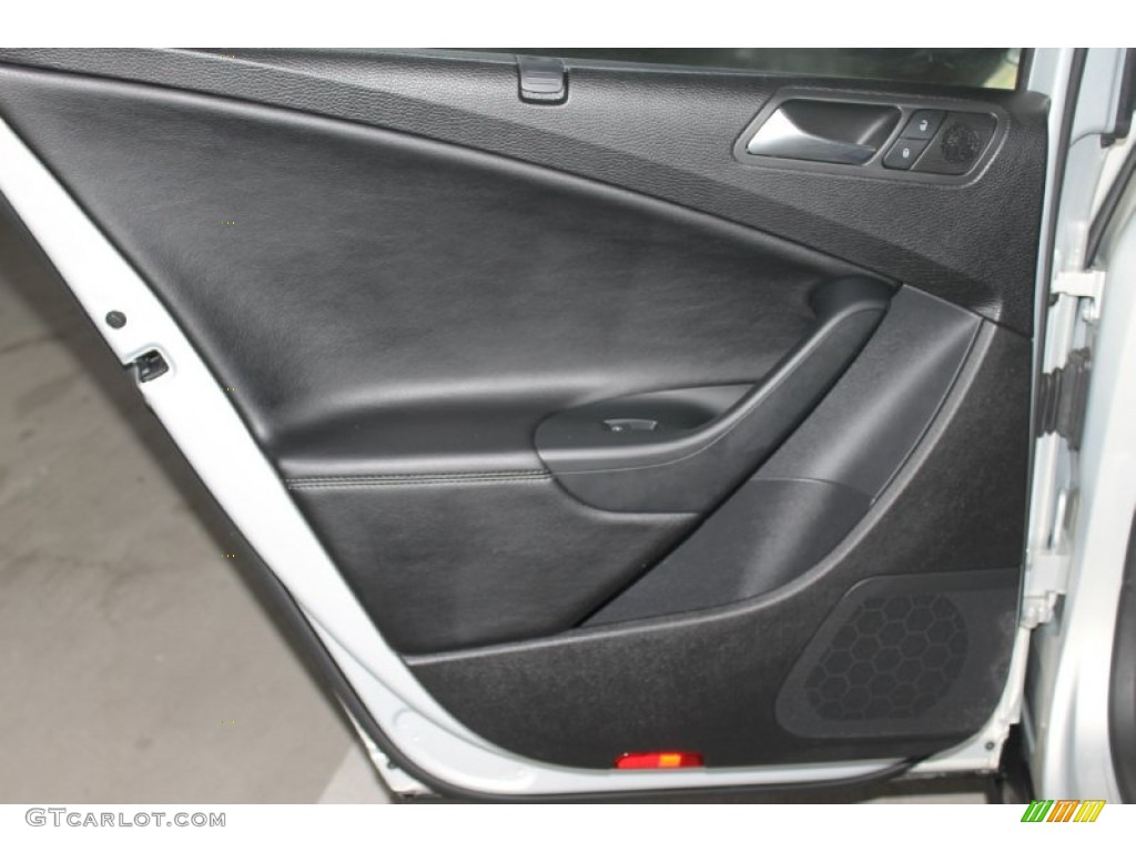2009 Passat Komfort Sedan - White Gold Metallic / Deep Black photo #24