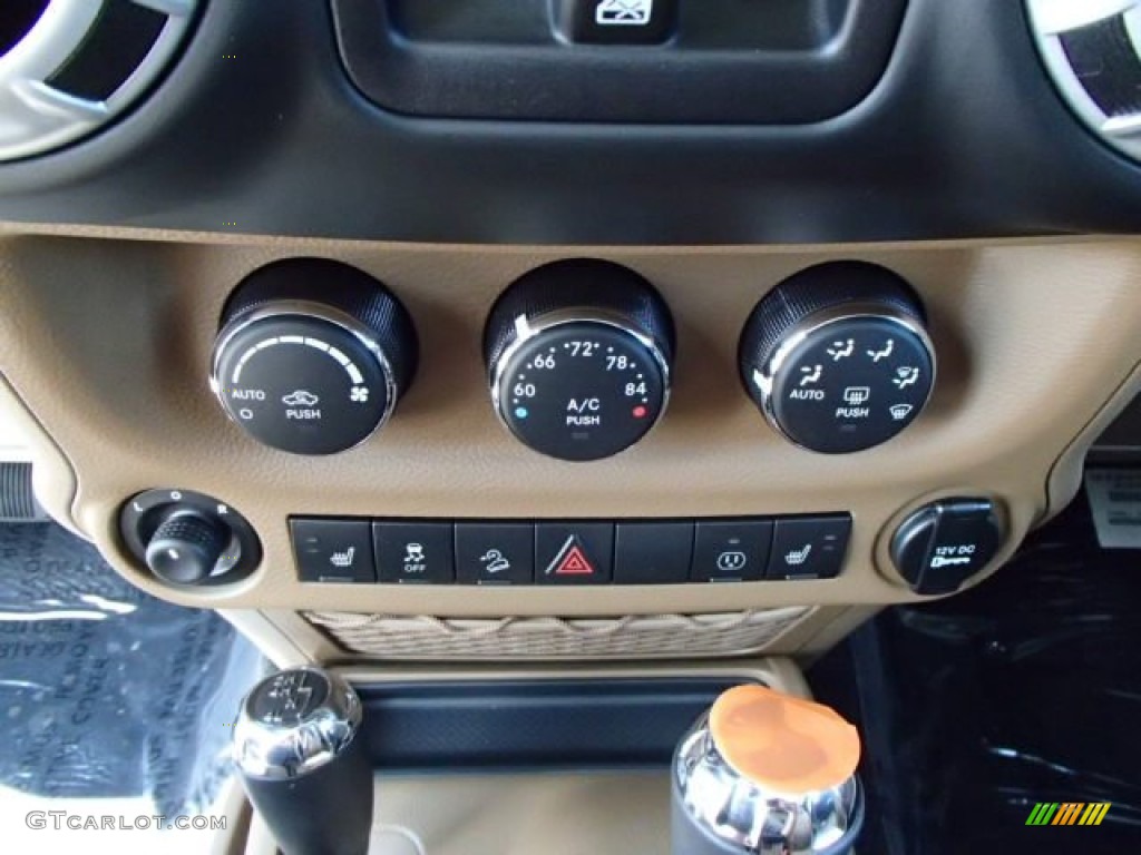 2014 Jeep Wrangler Unlimited Sahara 4x4 Controls Photo #85194521