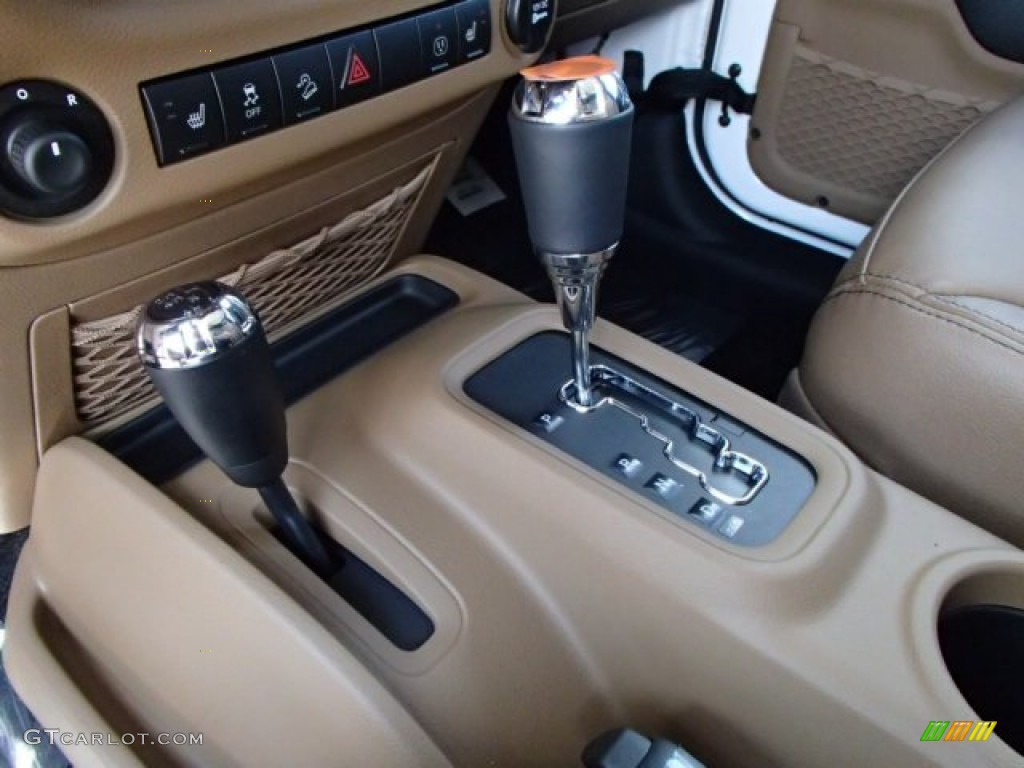 2014 Jeep Wrangler Unlimited Sahara 4x4 5 Speed Automatic Transmission Photo #85194545