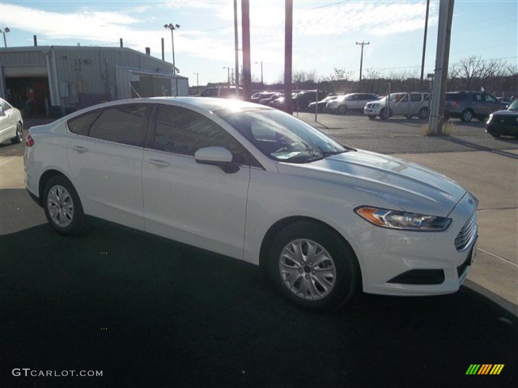 2013 Fusion S - Oxford White / Earth Gray photo #29