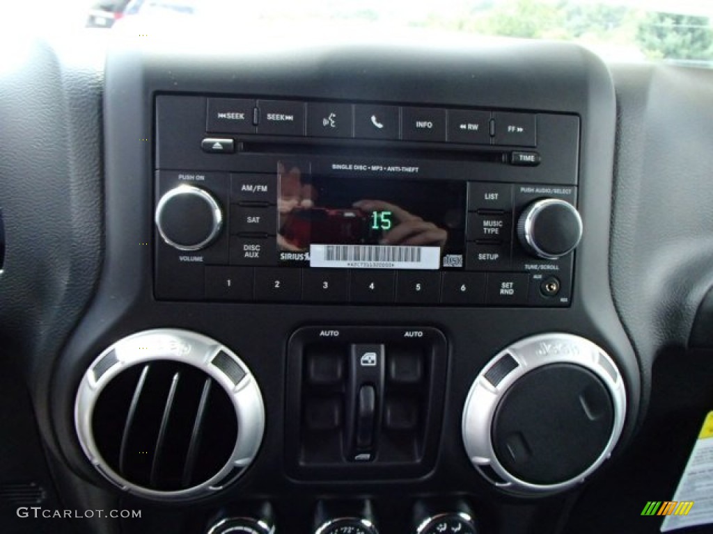 2014 Jeep Wrangler Unlimited Sahara 4x4 Audio System Photo #85196780