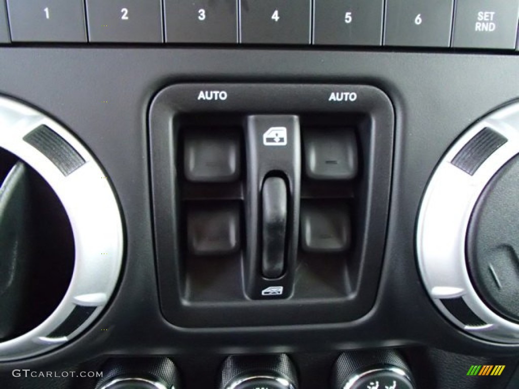 2014 Jeep Wrangler Unlimited Sahara 4x4 Controls Photo #85196798