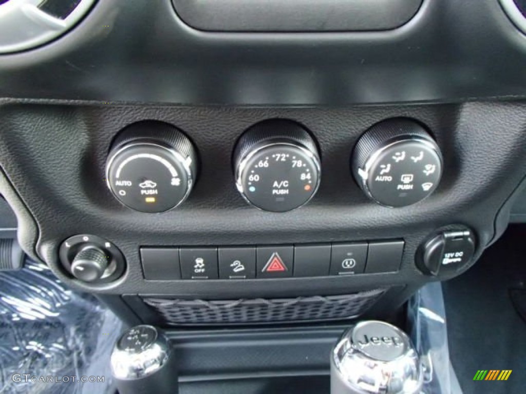 2014 Jeep Wrangler Unlimited Sahara 4x4 Controls Photo #85196816