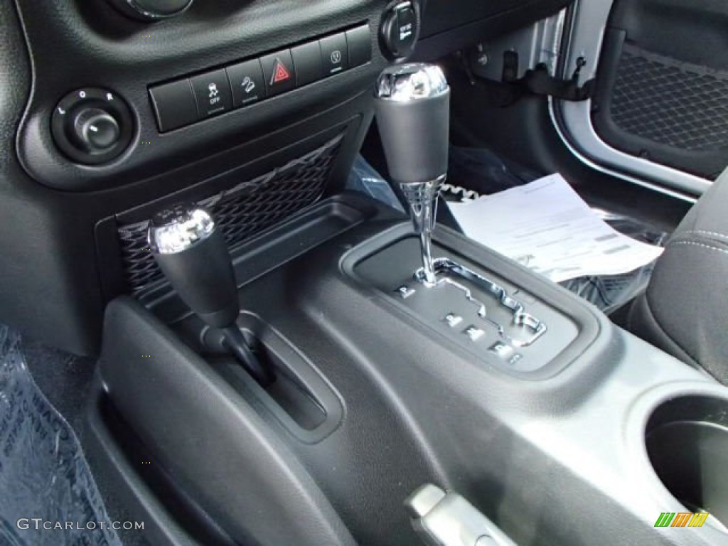 2014 Jeep Wrangler Unlimited Sahara 4x4 5 Speed Automatic Transmission Photo #85196843