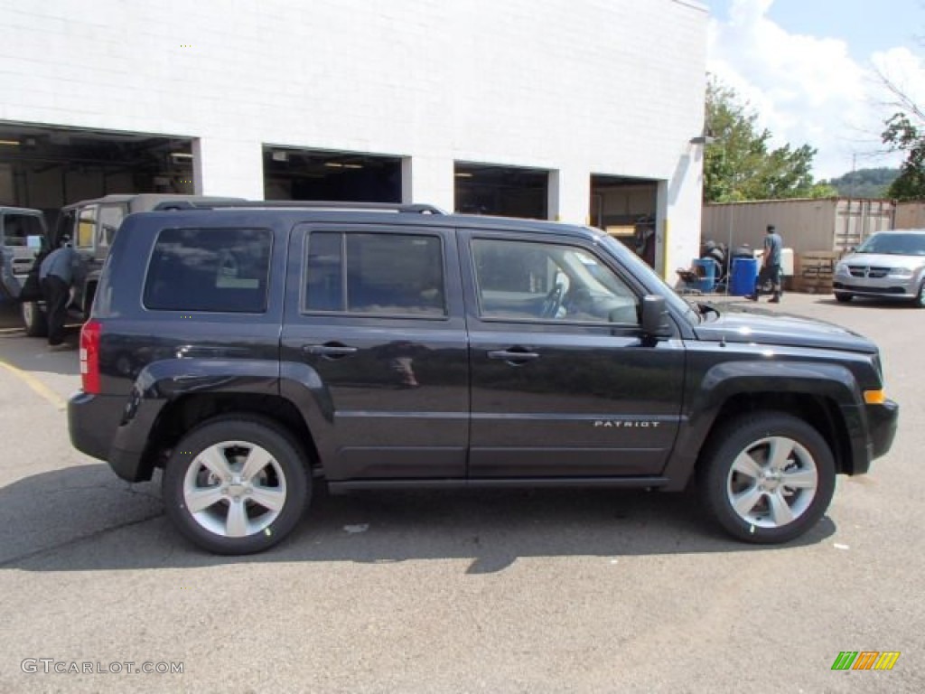 2014 Patriot Latitude 4x4 - Maximum Steel Metallic / Dark Slate Gray/Light Pebble photo #5