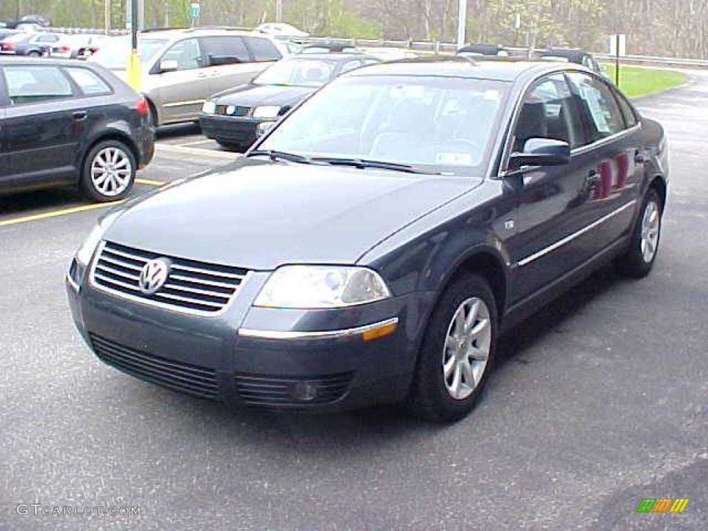2004 Passat GLS Sedan - Blue Graphite Metallic / Grey photo #4