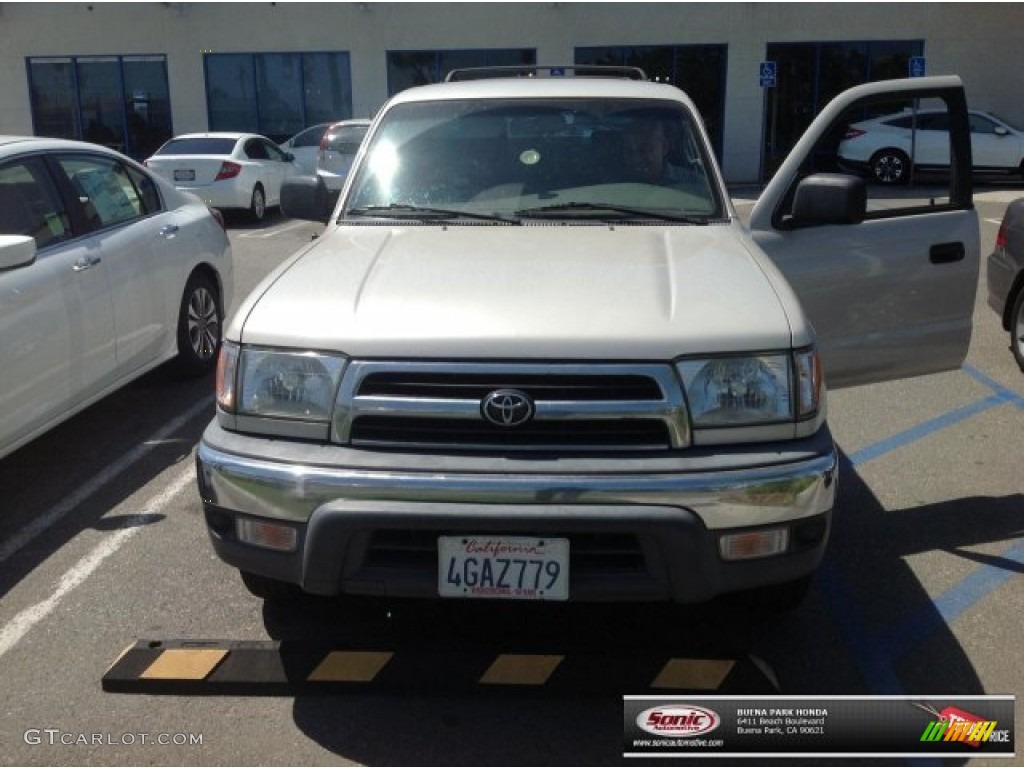 1999 4Runner SR5 - Desert Dune Metallic / Oak photo #1
